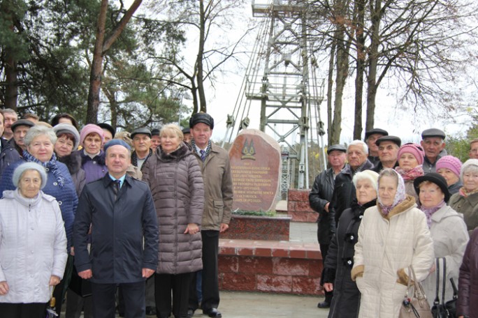 В Мостах открыт памятный знак