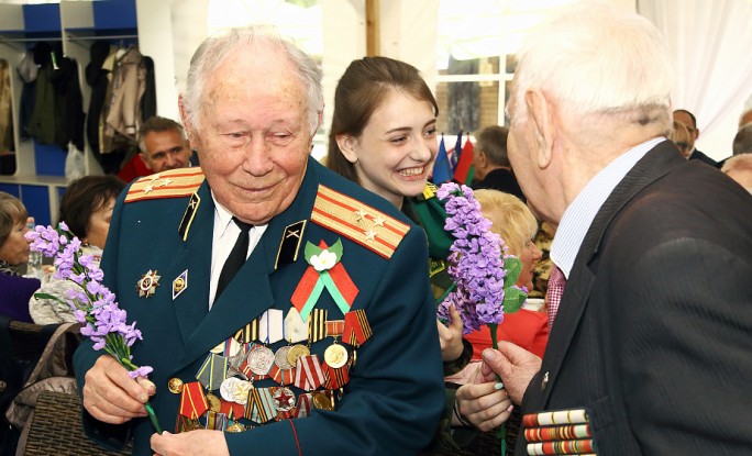 Большой праздничный бал для ветеранов прошел в Гродно