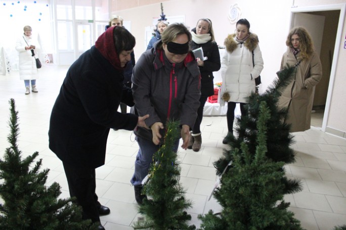 В Мостах прошёл семинар-практикум по правилам общения и сопровождения незрячих