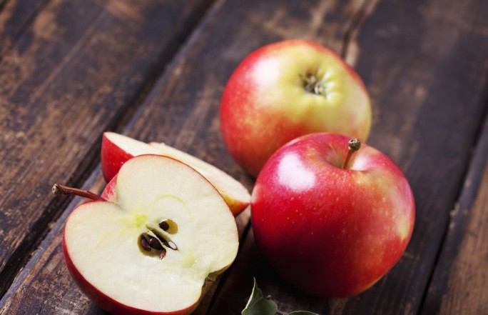Косточки от яблок: ядовиты и полезны?