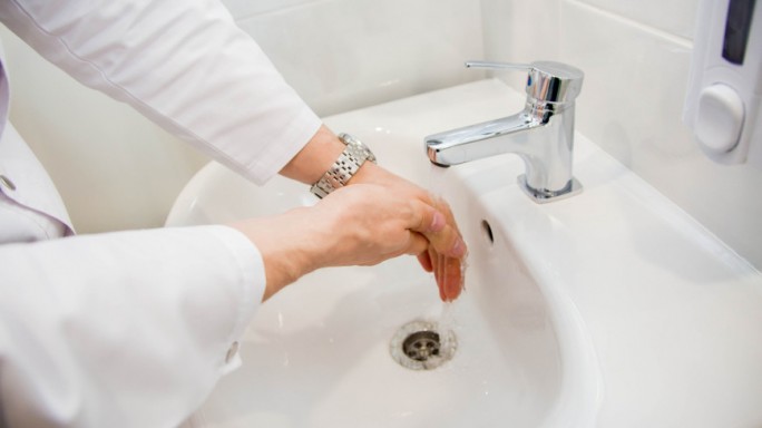 Эксперты назвали мытье рук – главным оружием против коронавируса