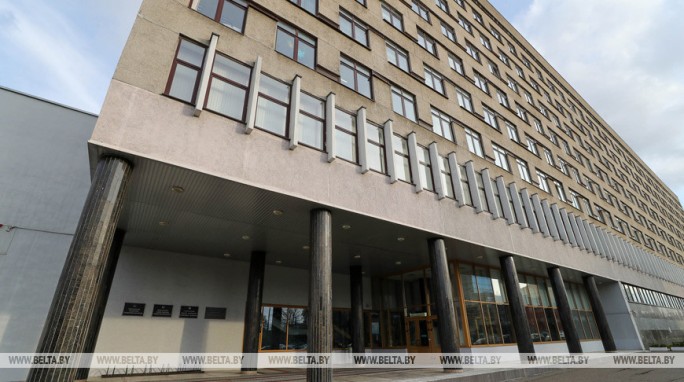 Минздрав призывает белорусов в предстоящие большие выходные оставаться дома