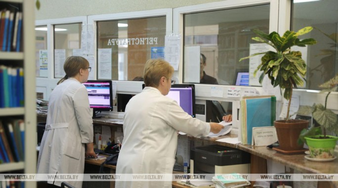 Стационары и поликлиники в большие выходные будут работать - Минздрав