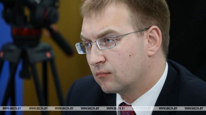 Сергей Клишевич: основная форма социальной поддержки в условиях COVID-19 - возможность продолжать работать