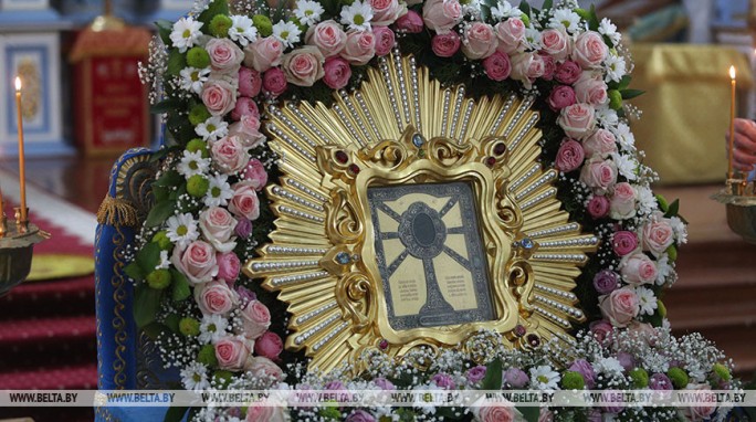 Православные верующие празднуют явление Жировичской иконы Божией Матери