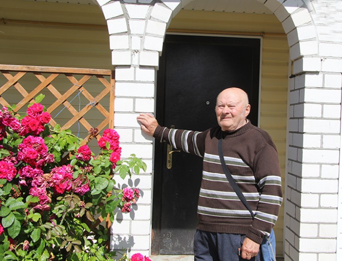 За что житель деревни Большие Степанишки Константин Пикалович получил знак «За мужество»