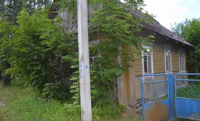 В деревне возле Новогрудка в доме найден мертвый мужчина. СК проводит проверку