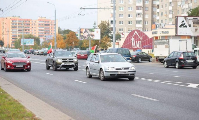 «За единую Беларусь!». Гродно присоединился к республиканскому автопробегу в поддержку силовиков