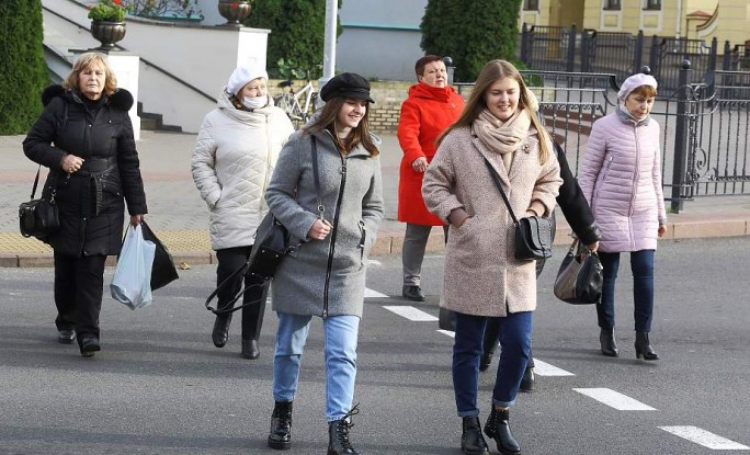 Коронавирус: сам себя береги. Эпидемиологи бьют тревогу: люди расслабились и не соблюдают элементарные меры самозащиты, что на руку ковиду