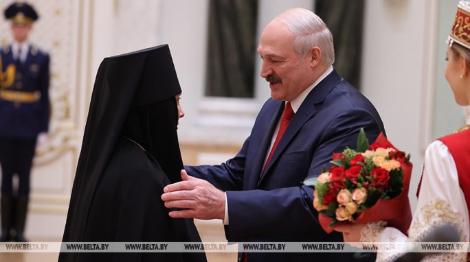 Семья является важной основой государства, и ее надо всячески поддерживать - игуменья Гавриила