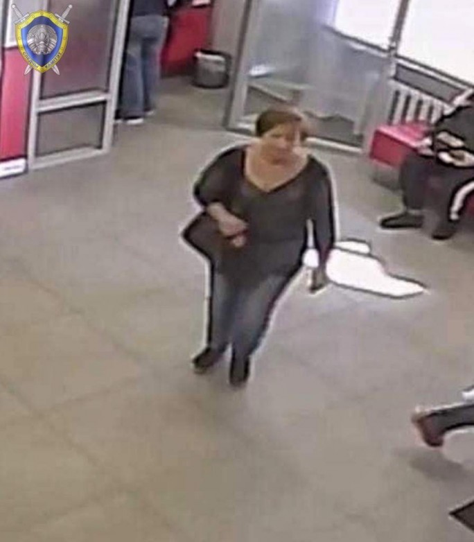 Следователи в Гродно разыскивают женщину, которая недоплатила 1000 рублей в кассу банка