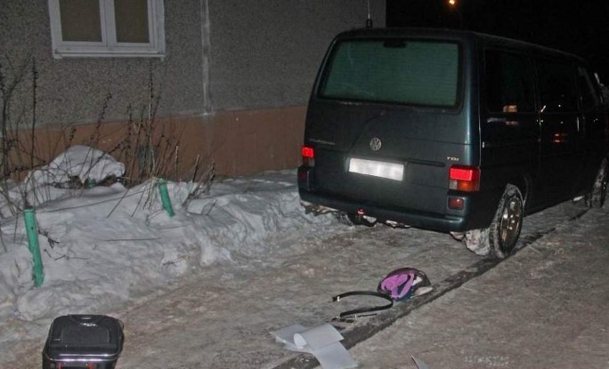 В Гродно во время ссоры женщина выбросила из окна чемодан и повредила им припаркованный внизу автомобиль