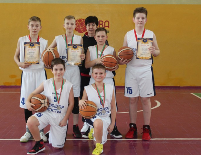 Баскетбольный успех. Мостовчане завоевали серебряные медали в первенстве Республики Беларусь по баскетболу