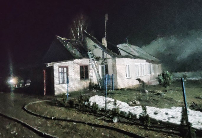 В Мостовском районе произошел пожар двухквартирного жилого дома