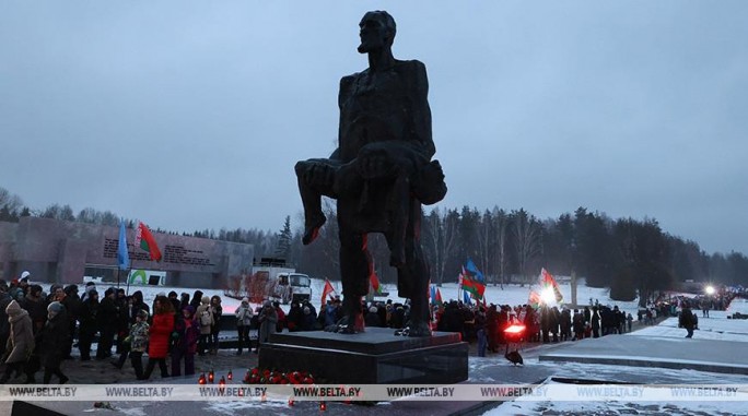 В Беларуси чтят память жителей Хатыни и тысяч других сожженных деревень