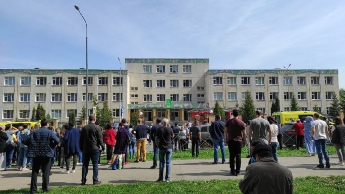 В школе Казани произошла стрельба. Погибли семь детей и двое взрослых. Нападавший – бывший ученик