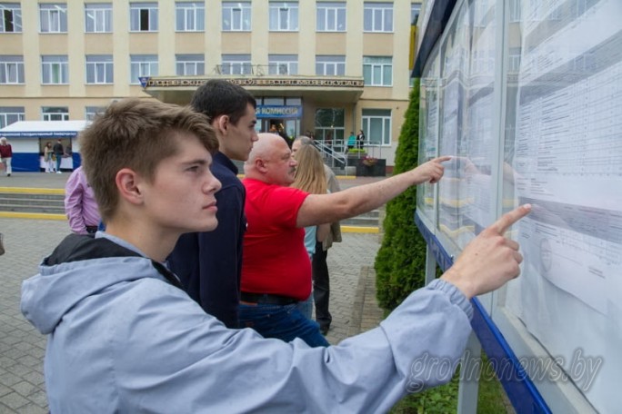 В этом году студентов-первокурсников станет больше. На какие специальности вузы увеличат набор?