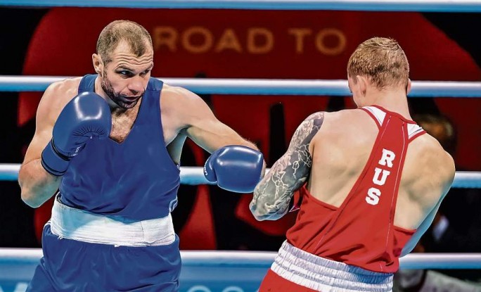 Свой первый бой на олимпийском ринге сегодня проведет белорусский боксер, наш земляк, Виталий Бондаренко