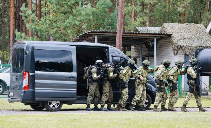 Прорыв границы, захват заложника и разминирование. На Гродненщине завершились комплексные оперативно-тактические учения с Гродненской погрангруппой