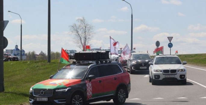 В единой автоколонне за единую Беларусь! Участники автопробегов рассказали, почему в горячую пору августовских событий посчитали важным заявить о своей гражданской позиции