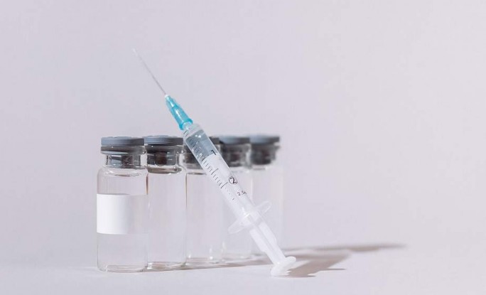 Над вакциной против штамма 'омикрон' уже работают несколько стран