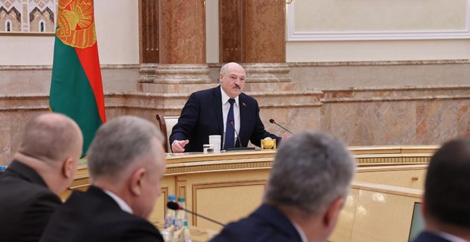 Александр Лукашенко: предложенные поправки в Конституцию Беларуси вызвали живой интерес