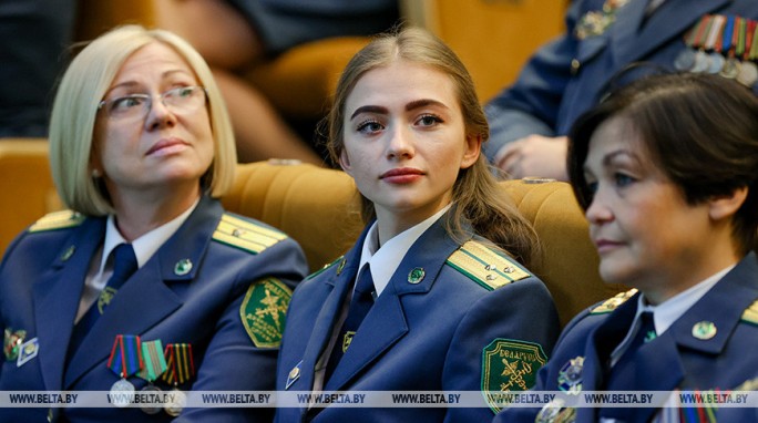 Лукашенко отметил возросшую роль таможенных органов в условиях гибридной войны Запада против Беларуси и России