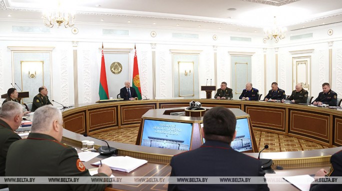 'Хочешь мира - готовься к войне'. Лукашенко ответил на кривотолки о военных маневрах в Беларуси