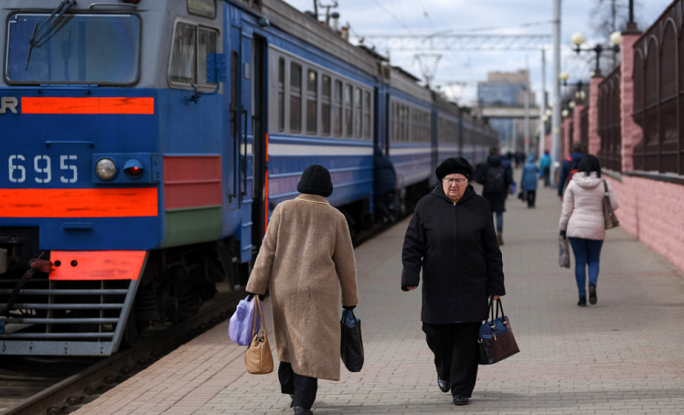 Для пенсионеров с 1 мая снизят стоимость проезда в электричках и пригородных автобусах