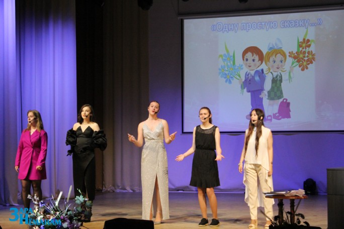 Учащиеся Мостовской детской школы искусств демонстрировали таланты на выпускном вечере