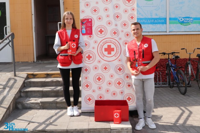 Наполним «рюкзак мечты»: Мостовская районная организация Красного Креста помогает собрать детей в школу