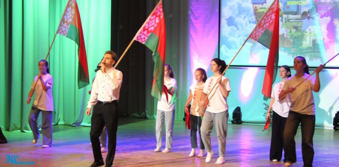 Торжественное собрание и праздничный концерт, посвящённые   Дню Великой Октябрьской революции, состоялись в Мостах