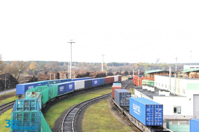 Очередной железнодорожный состав с продукцией ОАО «Мостовдрев» отправляется в Китай