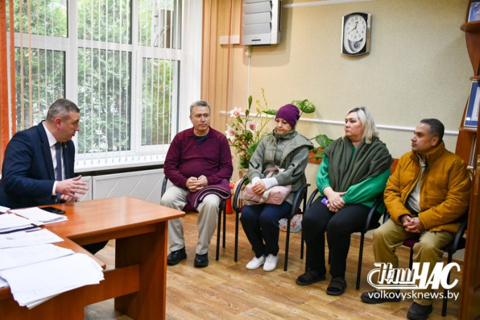 Заместитель председателя и руководство управлений и отделов Волковысского райисполкома встретились с семьями эвакуированных из Газы и предложили помощь в решении насущных проблем
