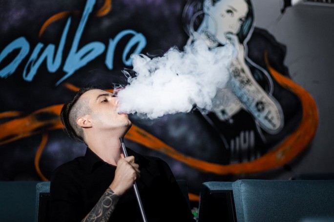 Каждый шестой подросток в Беларуси курит вейпы. Когда чаще всего появляется вредная привычка