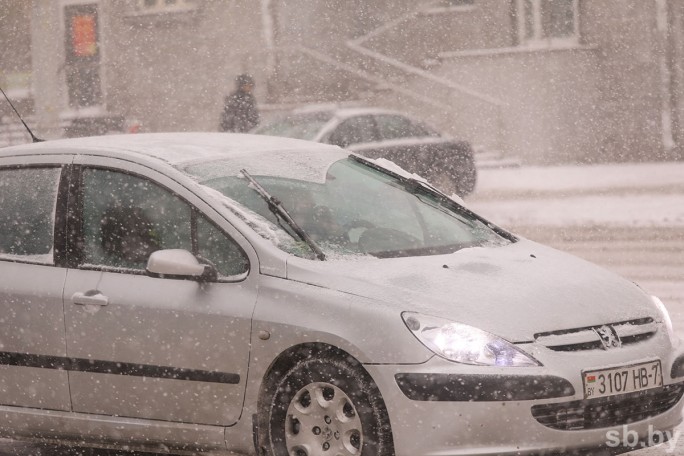 С 1 декабря водители в Беларуси должны использовать зимние шины на автомобилях