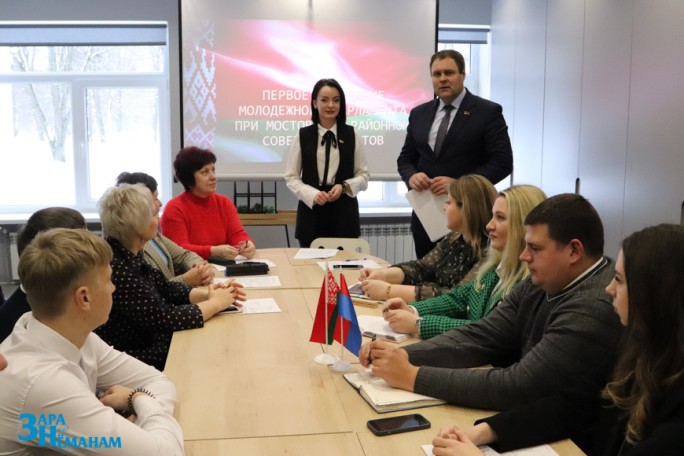 Новый этап в развитии: В Мостовском районе создан двухпалатный Молодёжный парламент при районном Совете депутатов