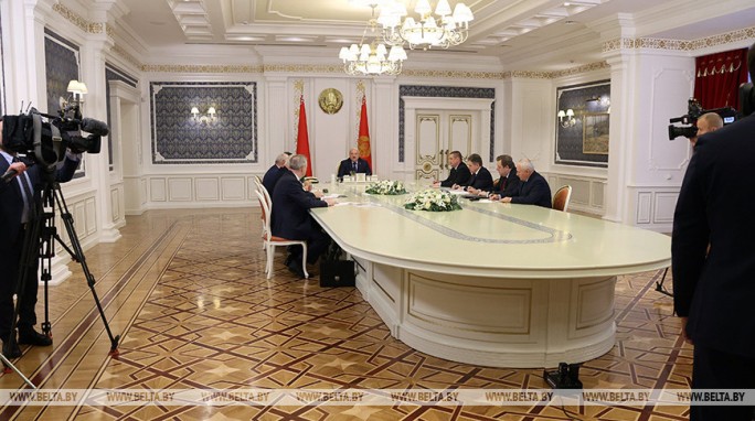 'Чтобы не было торможения'. Лукашенко поставил задачи по итогам зарубежных визитов