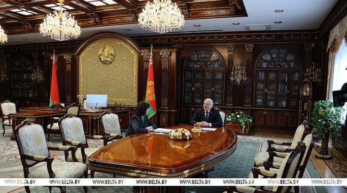 'Надо, чтобы все было демократично'. Лукашенко обсудил с Кочановой формирование Совета Республики