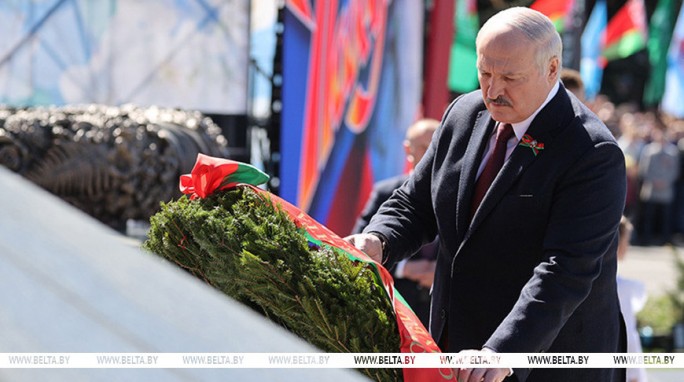 'Если забудем это, обязательно будем воевать'. Как Лукашенко призывает защищать будущее наших народов