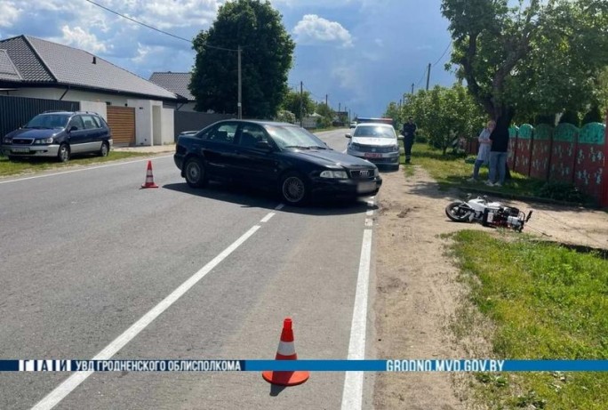 В Лидском районе женщина-водитель сбила пешехода на электросамокате. Пострадавшую с переломами доставили в больницу