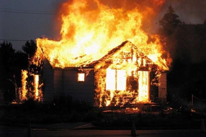 Гродненец спас пятерых человек из горящего дома