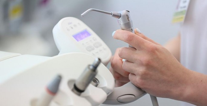 Минздрав опубликовал предельные тарифы на стоматологические услуги