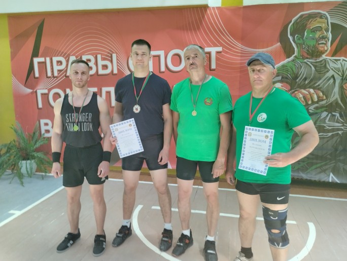Двое мостовчан завоевали серебряные медали на международном турнире по гиревому спорту