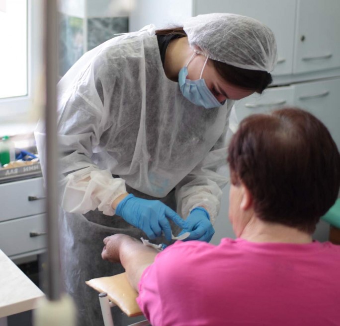 Около 2 тысяч пациентов в год выздоравливают от заболеваний крови в гематологическом отделении Гродненской университетской клиники