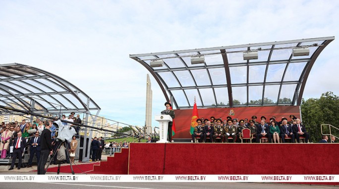 Выступление Лукашенко на военном параде, посвященном 80-й годовщине освобождения Республики Беларусь от немецко-фашистских захватчиков
