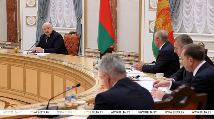 Александр Лукашенко поручил организовать масштабную ревизию законодательства