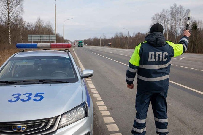 Мостовские госавтоинспекторы  проверили безопасно ли ездят люди