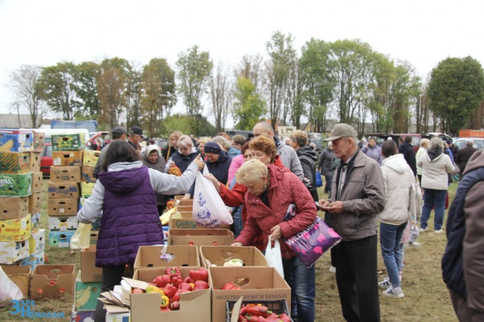 В Мостах прошла вторая осенняя ярмарка сельхозпродукции