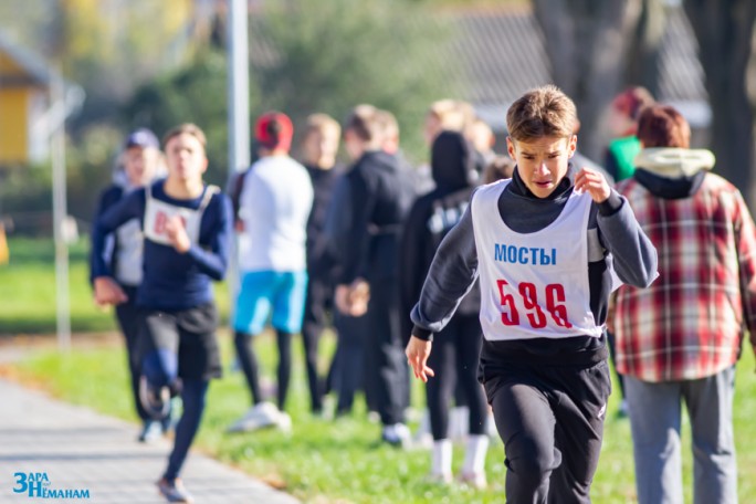 Быстрее ветра: в Мостах прошёл районный легкоатлетический кросс